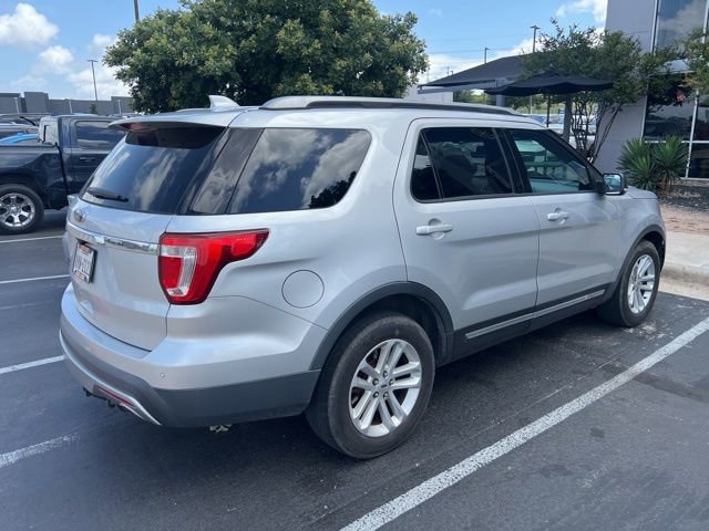 Certified 2017 Ford Explorer XLT w/ Equipment Group 202A FWD image 3