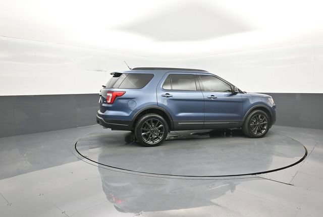 Certified 2019 Ford Explorer XLT w/ Equipment Group 202A AWD/4WD image 8