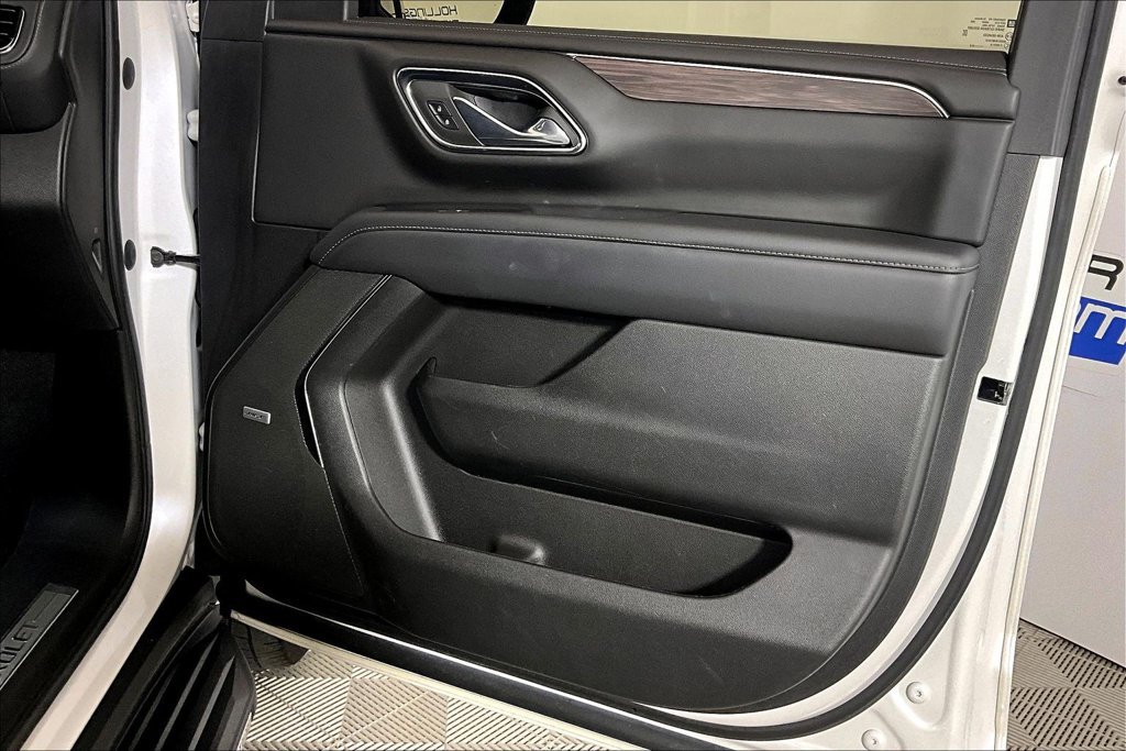 Used 2023 Chevrolet Tahoe LT w/ Luxury Package RWD image 19