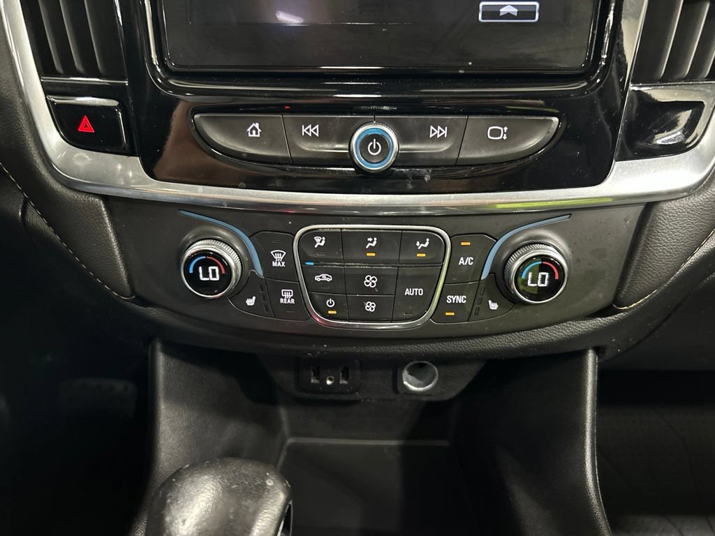Used 2019 Chevrolet Traverse RS w/ LPO, Floor Liner Package AWD/4WD image 23