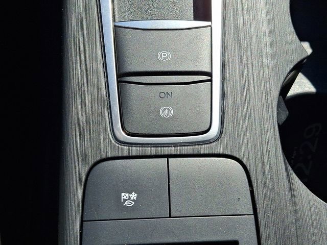 Certified 2022 Ford Escape SE w/ SE Sport Appearance Package image 25