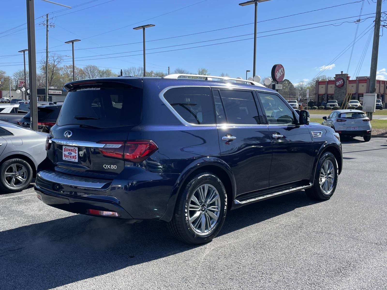 Used 2024 INFINITI QX80 Luxe RWD image 4