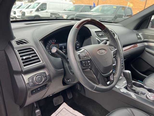 Certified 2018 Ford Explorer Platinum image 8
