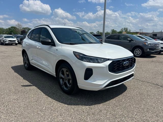 Certified 2024 Ford Escape ST-Line w/ Tech Pack #1 AWD/4WD image 3