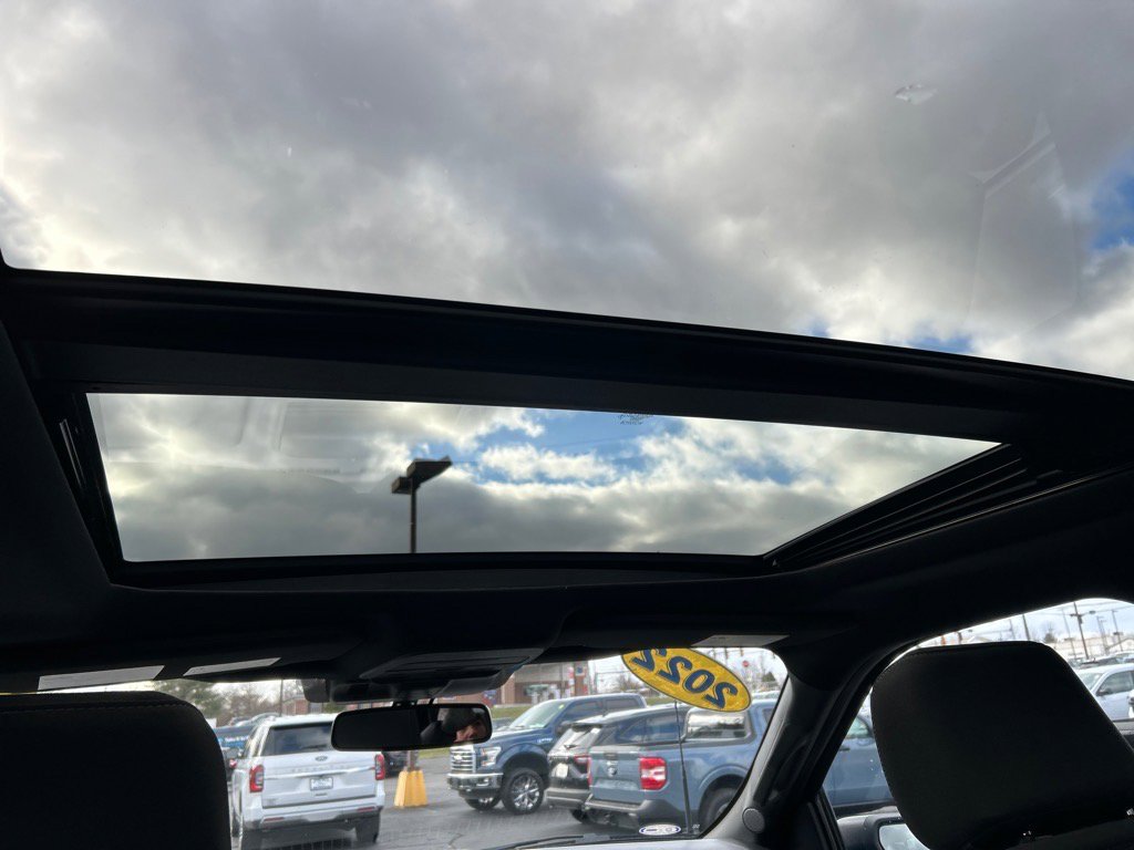 Certified 2022 Ford F150 XLT w/ Equipment Group 302A High image 4