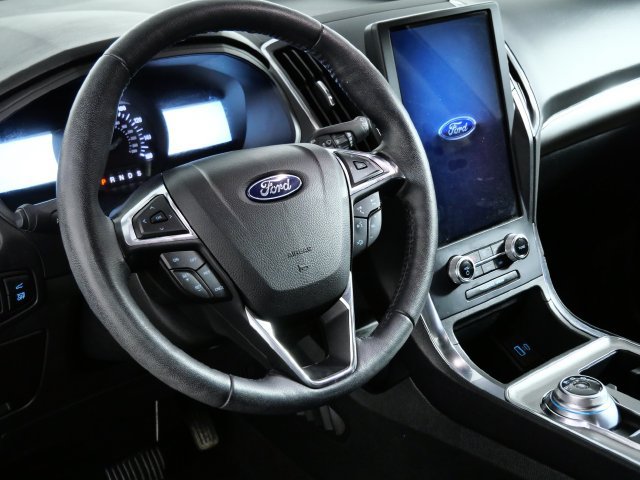 Certified 2023 Ford Edge Titanium AWD/4WD image 17