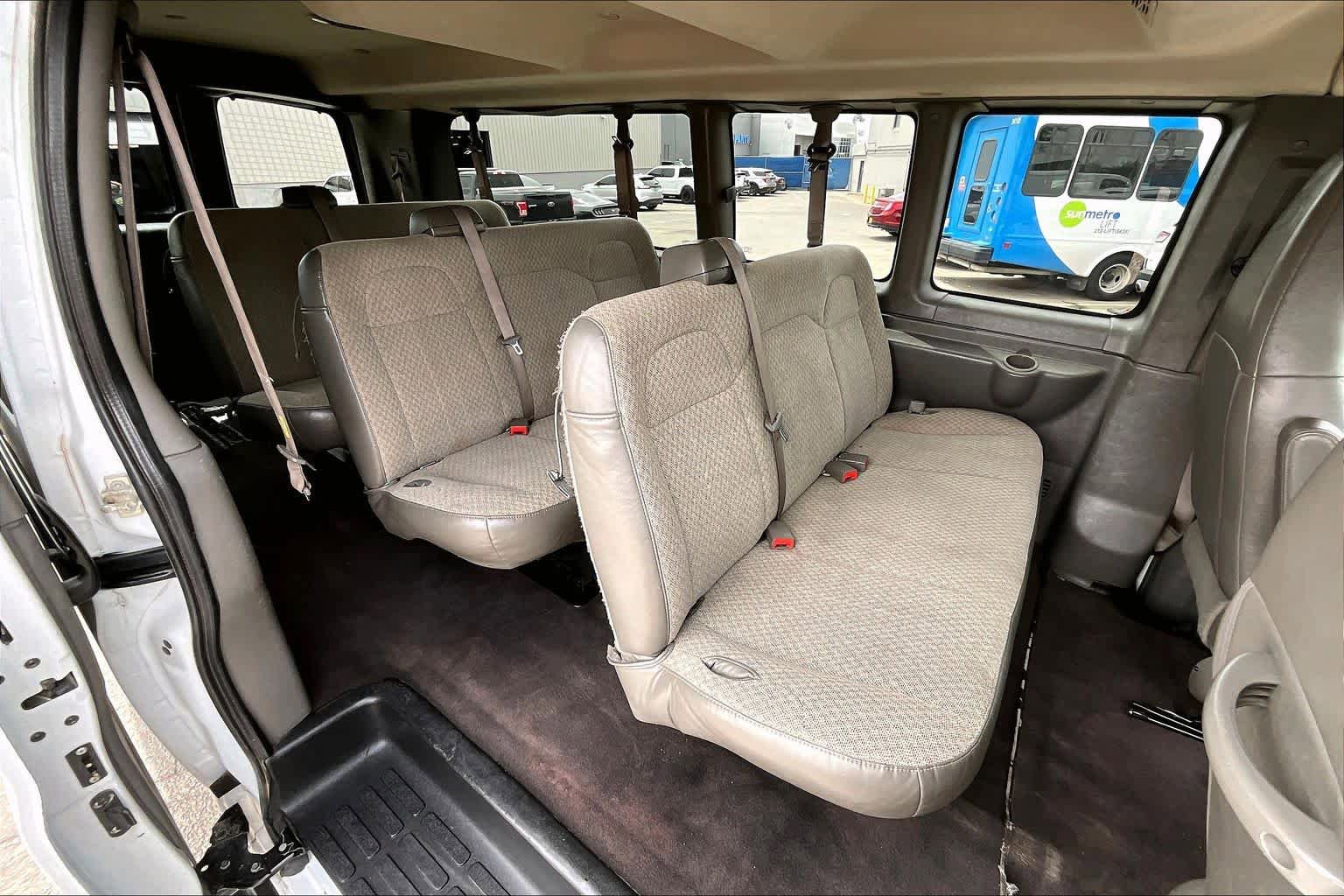 Used 2021 Chevrolet Express 3500 LT w/ LT Preferred Equipment Group RWD image 18