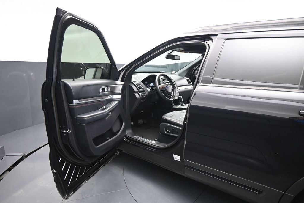 Certified 2019 Ford Explorer Sport AWD/4WD image 9