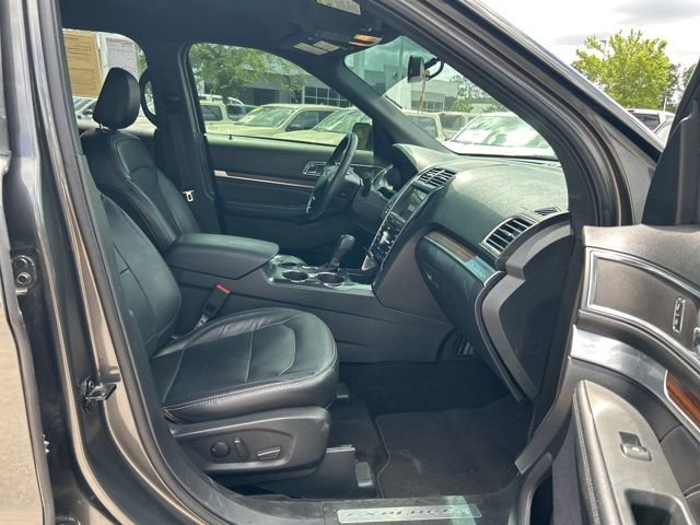 Certified 2019 Ford Explorer Limited w/ Class III Trailer Tow Package FWD image 19