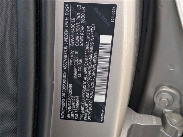 Used 2025 Volvo XC60 B5 Core image 16