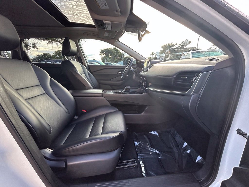 Used 2022 Nissan Rogue SV w/ SV Premium Package FWD image 24