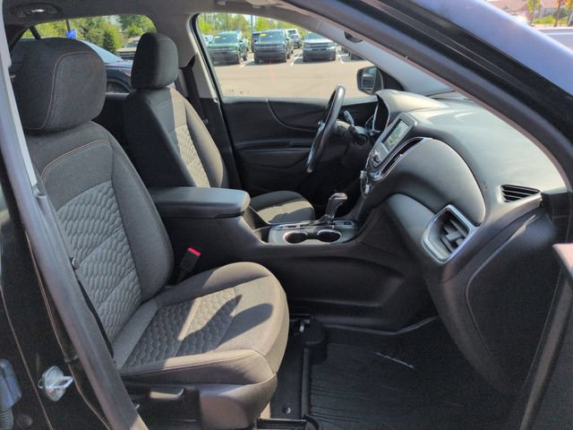 Used 2020 Chevrolet Equinox LT w/ Driver Convenience Package AWD/4WD image 15