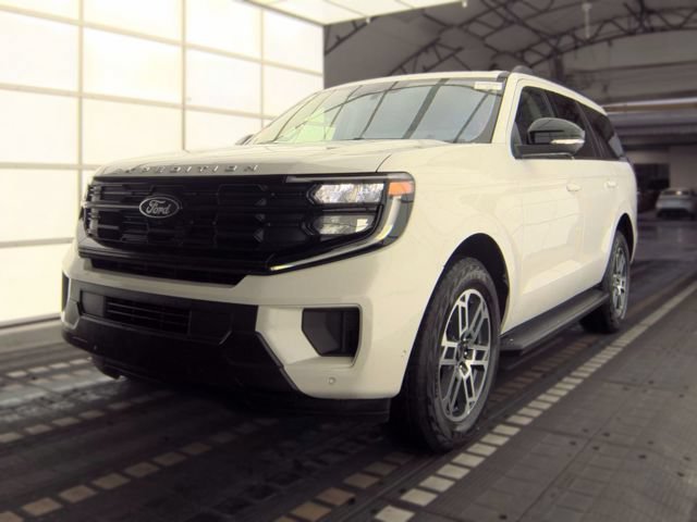 Certified 2025 Ford Expedition Active AWD/4WD video 3