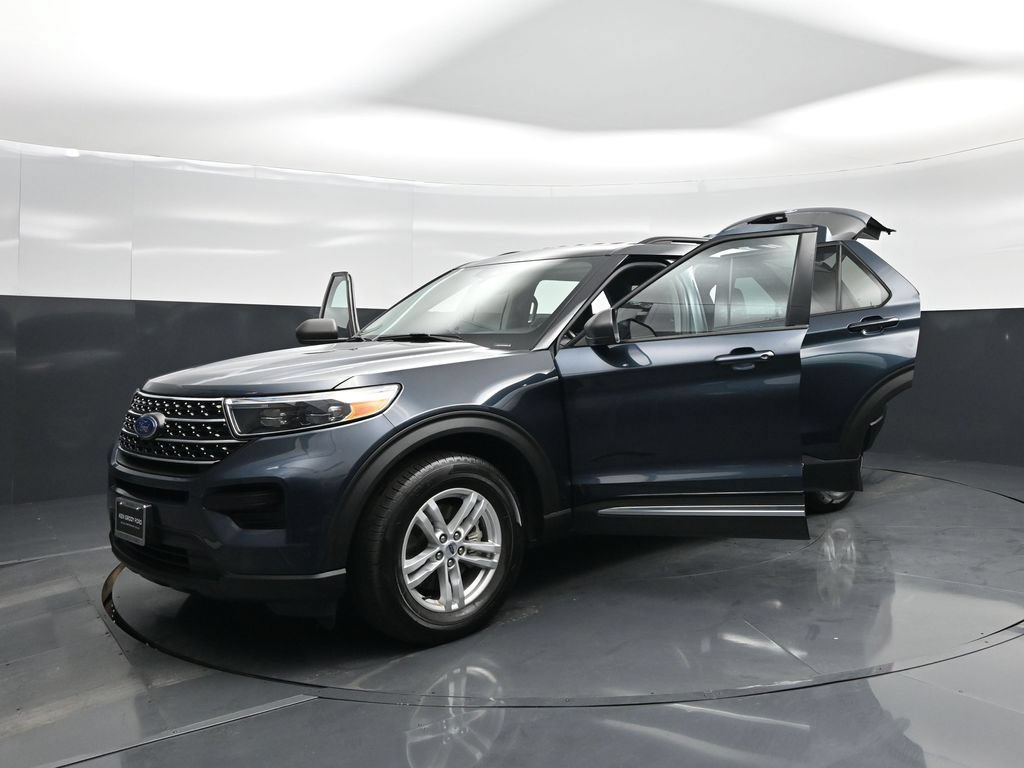 Certified 2023 Ford Explorer XLT RWD image 28