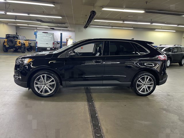 Certified 2023 Ford Edge Titanium w/ Class II Trailer Tow Package AWD/4WD image 4