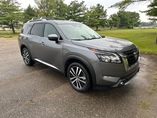 Used 2025 Nissan Pathfinder Platinum w/ Cargo Package AWD/4WD image 36