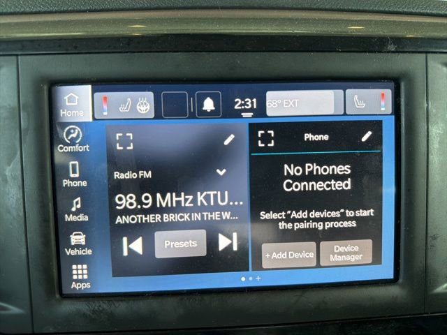 Used 2022 Chrysler Voyager LX image 25