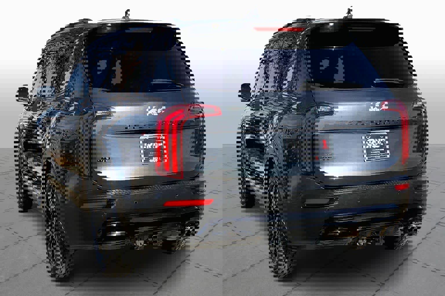 Used 2022 Kia Telluride SX w/ SX Prestige Package image 4