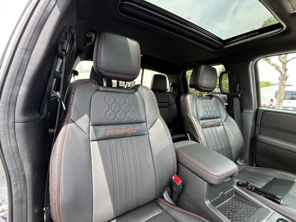 Used 2023 Nissan Frontier PRO-4X w/ Pro-4X Premium Package image 29