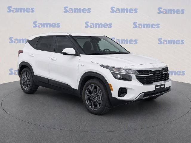 Used 2025 Kia Seltos LX AWD/4WD image 1