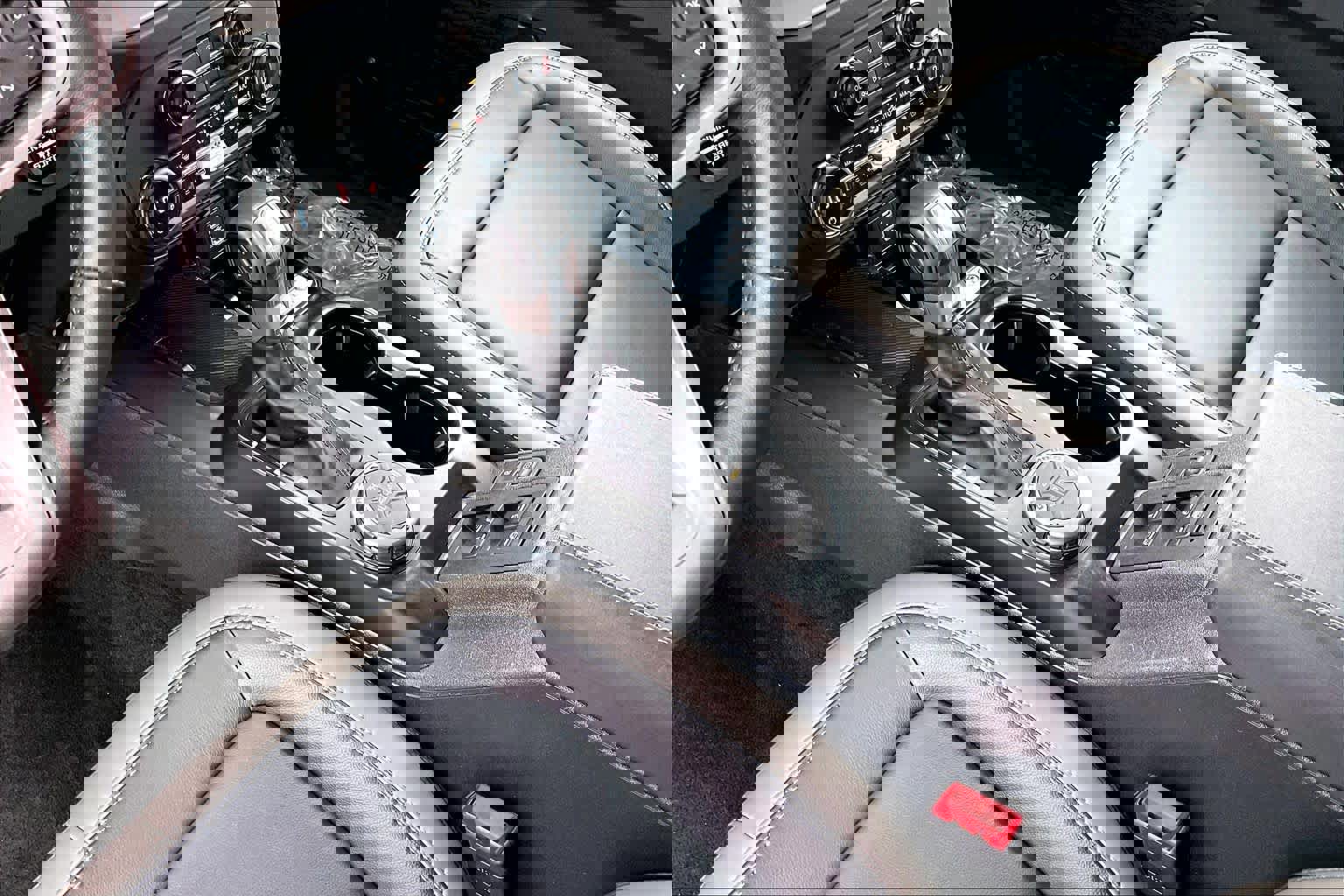 Certified 2025 Ford Bronco Outer Banks w/ Black Appearance Package image 18