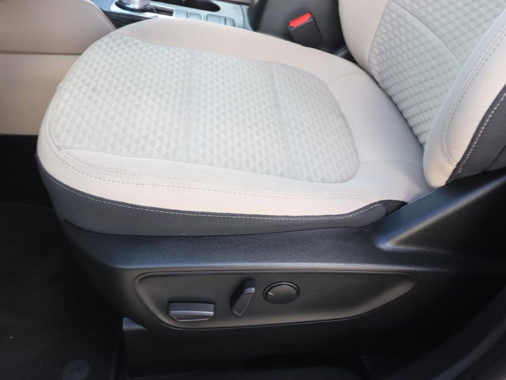 Certified 2022 Ford Escape SE w/ Convenience Package image 16