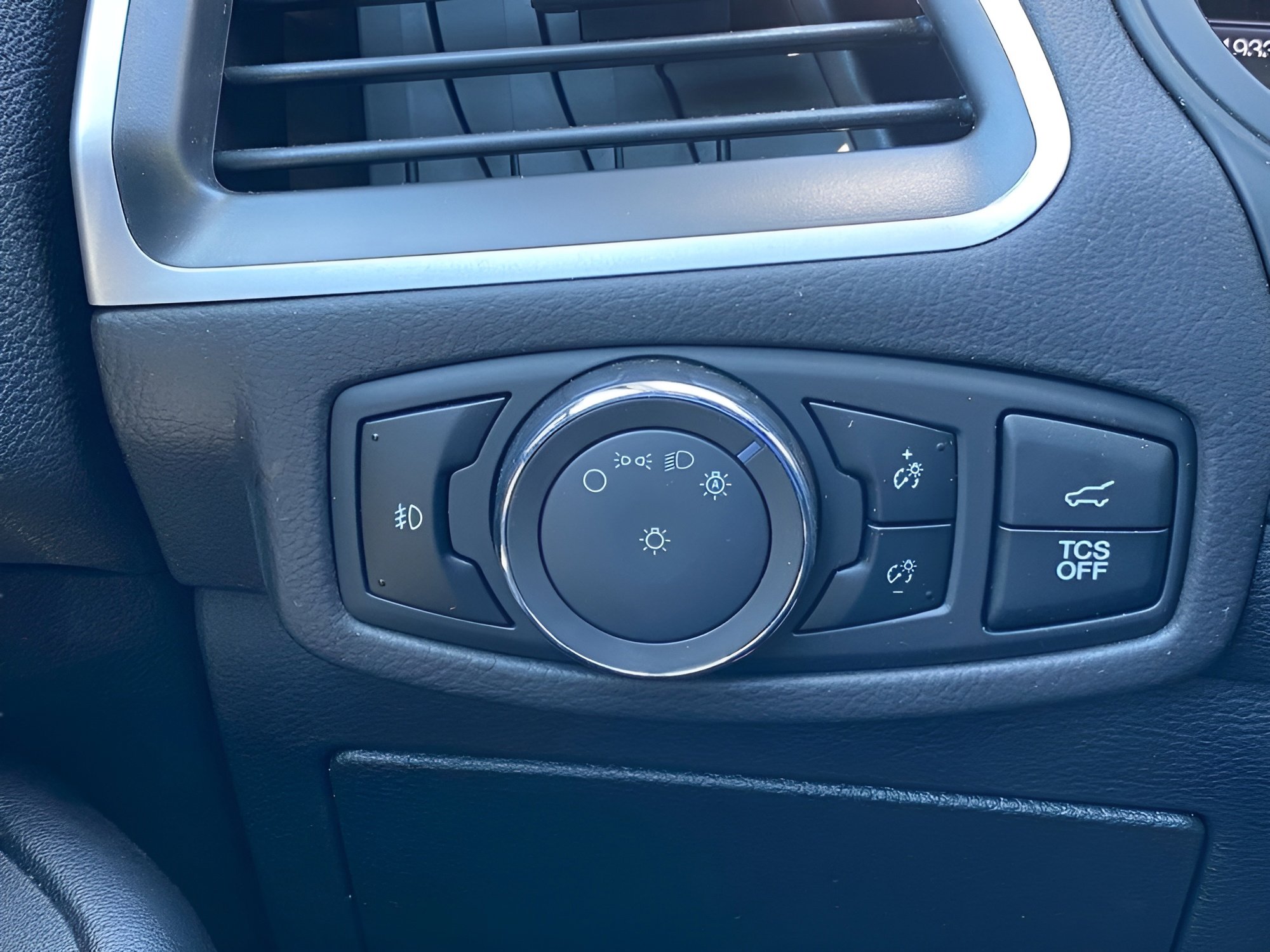 Certified 2024 Ford Edge SEL AWD/4WD image 17