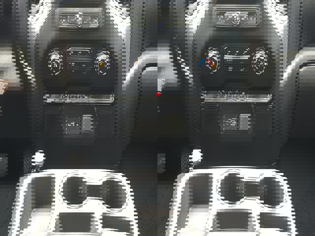 Used 2021 Chevrolet Silverado 1500 Custom Trail Boss w/ LPO, Dark Essentials Package image 18