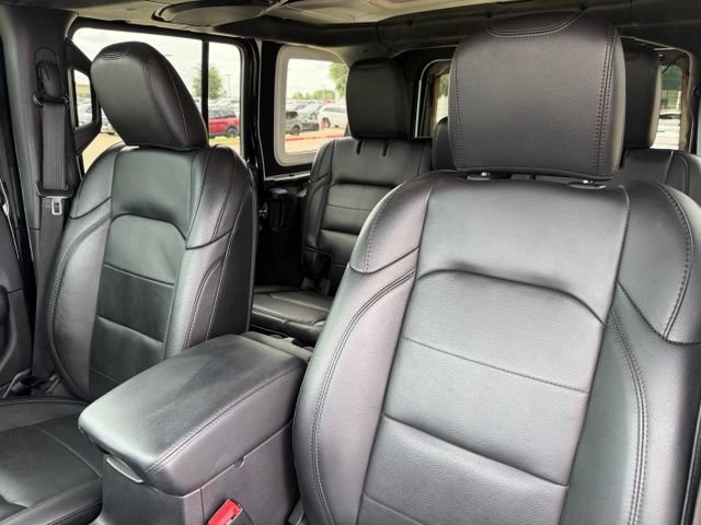 Used 2019 Jeep Wrangler Unlimited Sahara AWD/4WD image 10