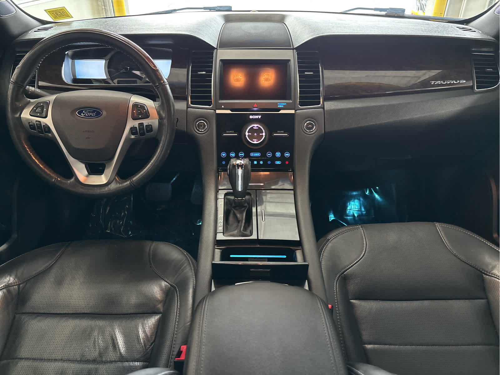 Certified 2018 Ford Taurus Limited AWD/4WD image 10