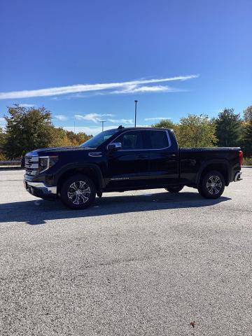 Used 2023 GMC Sierra 1500 SLE w/ X31 Off-Road Package AWD/4WD image 2