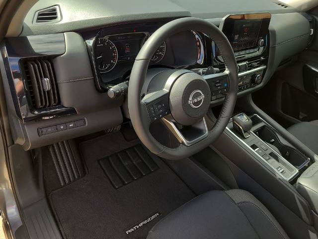 Used 2025 Nissan Pathfinder SV FWD image 24