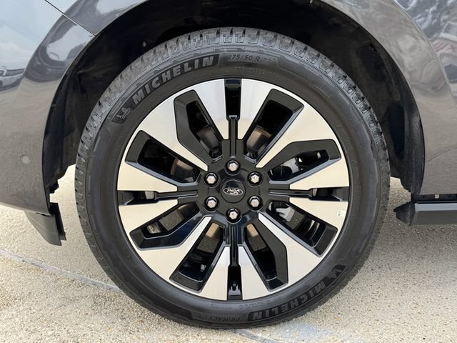 Certified 2025 Ford Expedition Max Platinum w/ Driver's Package AWD/4WD image 10