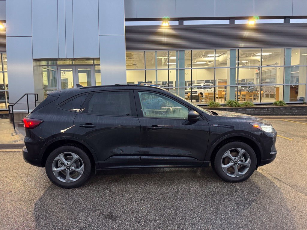 Certified 2024 Ford Escape ST-Line w/ Tech Pack #1 AWD/4WD image 40