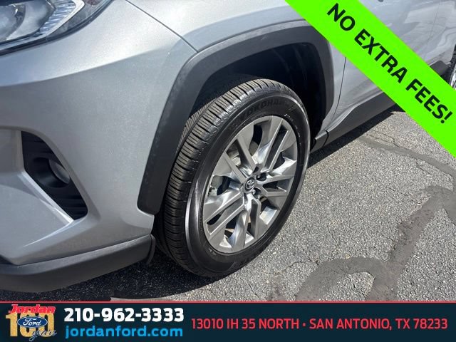 Used 2019 Toyota RAV4 Limited FWD image 4
