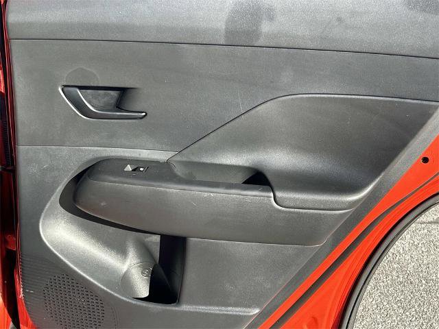 Used 2024 Hyundai Kona SEL image 21