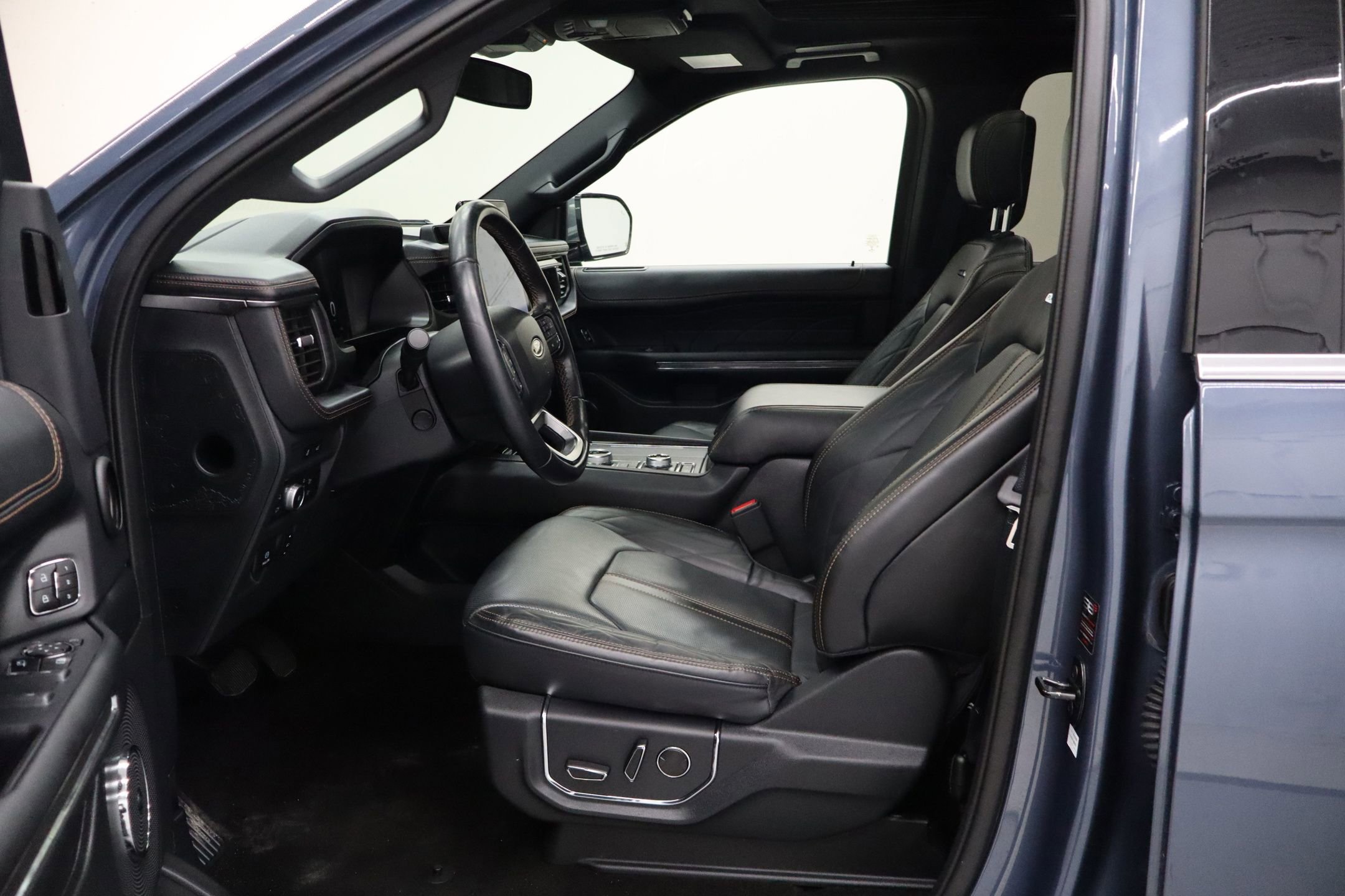 Certified 2022 Ford Expedition Max Platinum AWD/4WD image 25