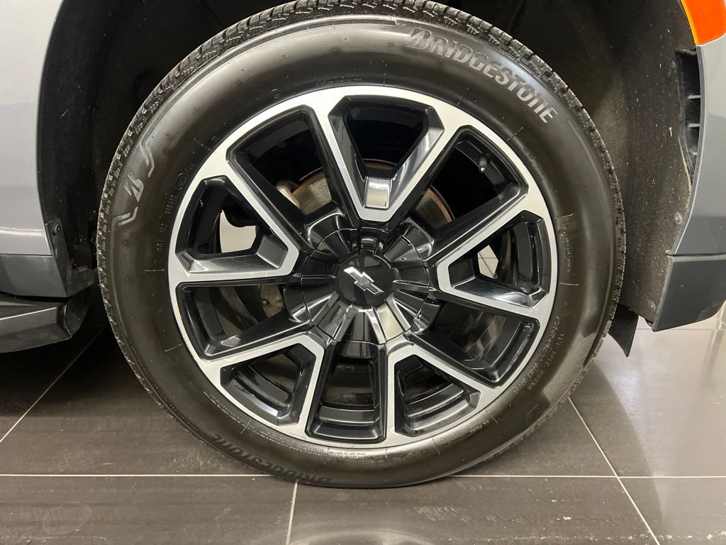 Used 2022 Chevrolet Tahoe RST w/ Luxury Package AWD/4WD image 7