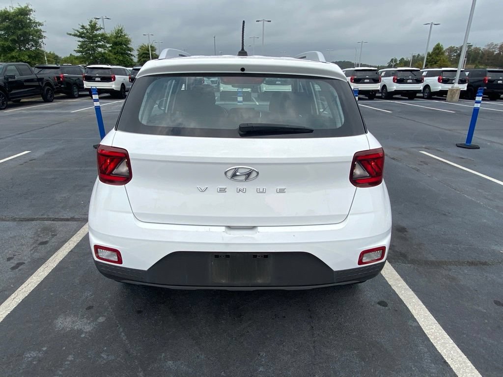 Used 2025 Hyundai Venue SEL FWD image 6
