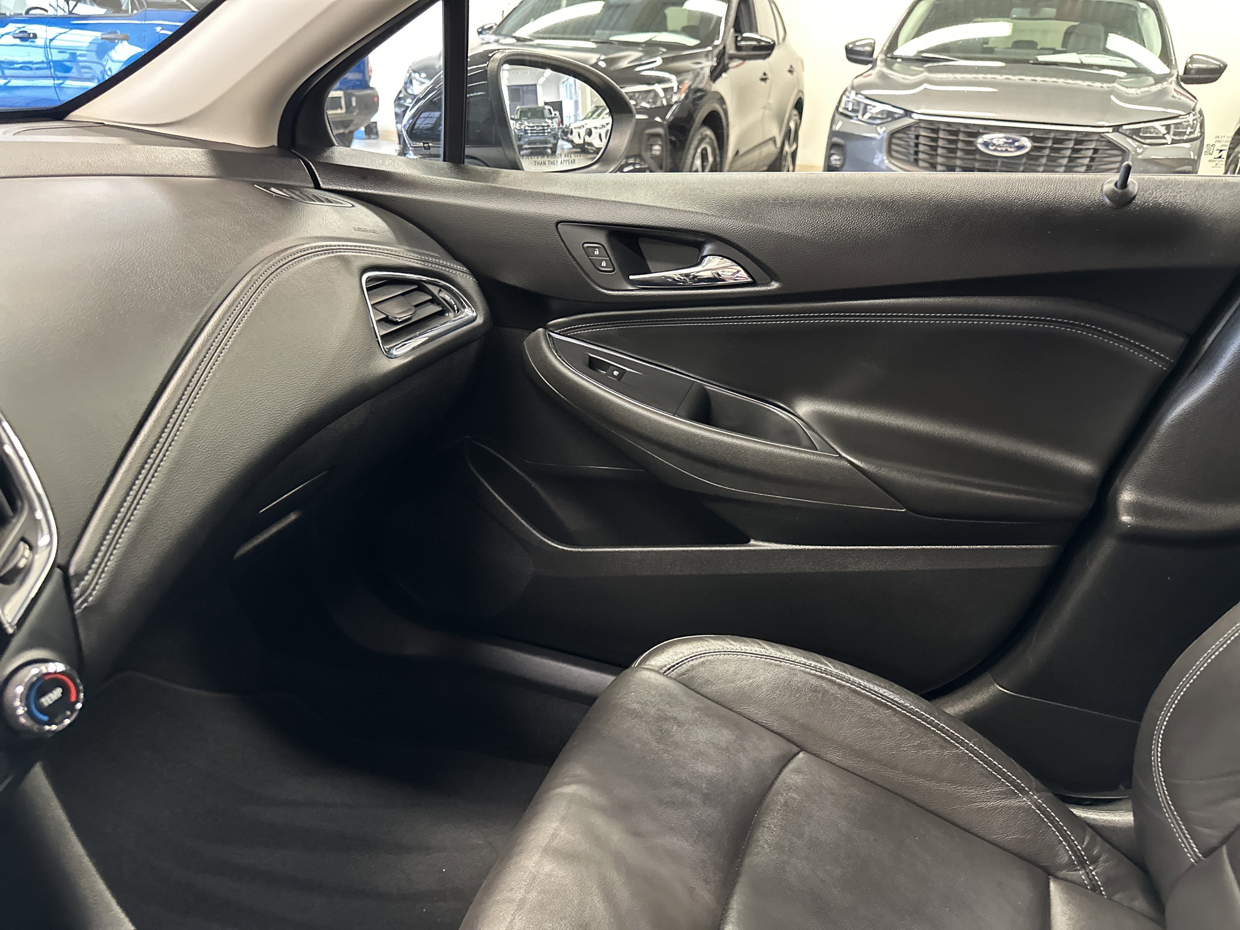 Used 2018 Chevrolet Cruze Premier image 24