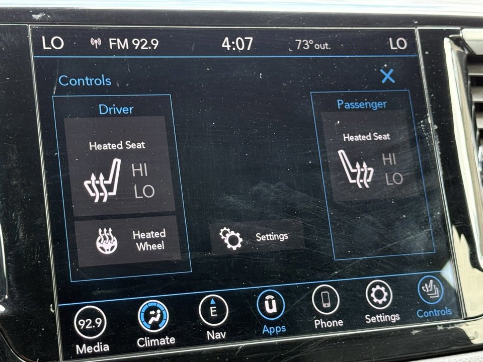 Used 2020 Chrysler Pacifica Touring-L Plus image 34