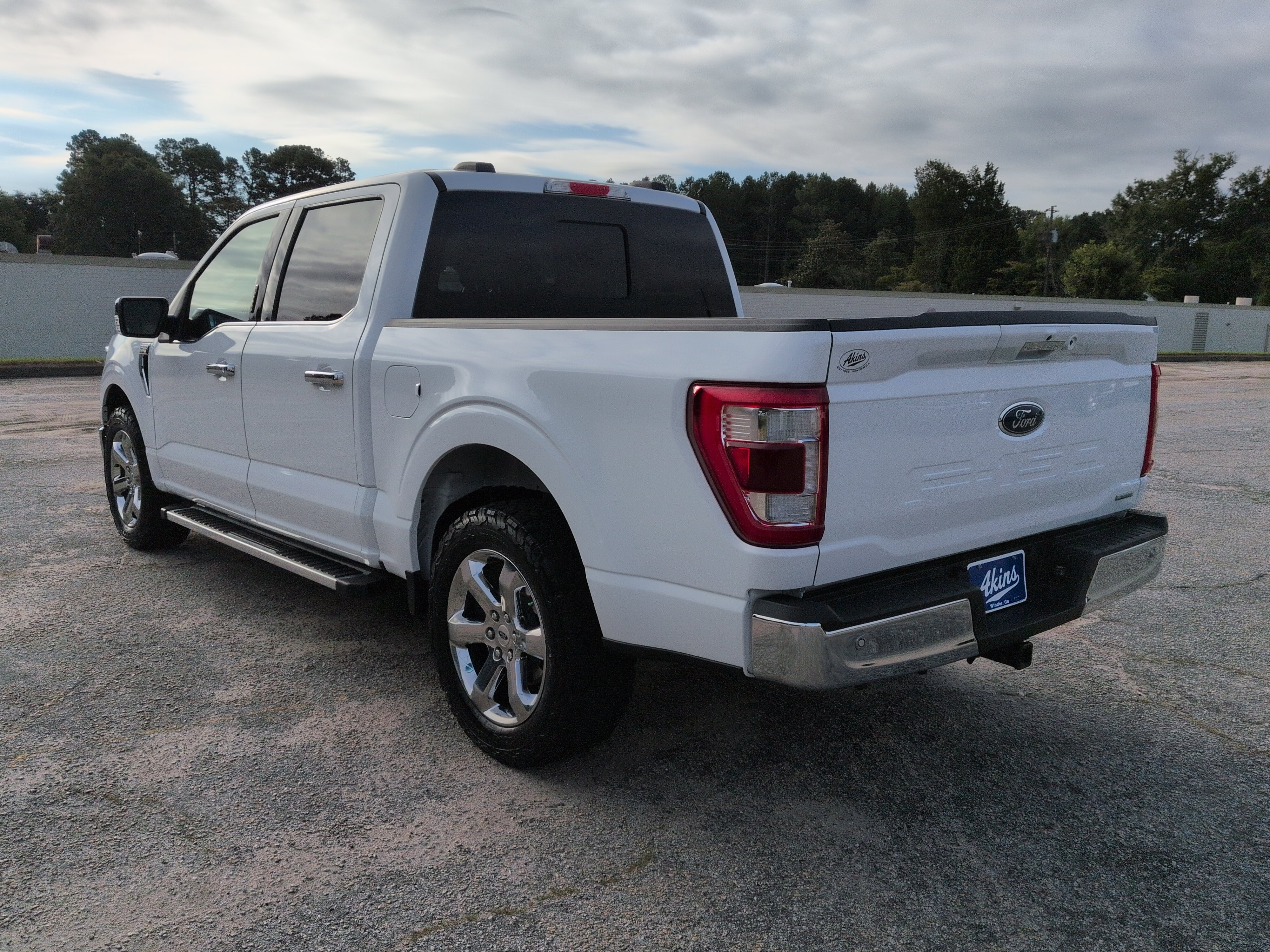 Certified 2022 Ford F150 Lariat w/ Equipment Group 502A High RWD image 5