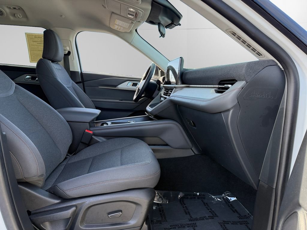 Certified 2025 Ford Explorer Active image 15