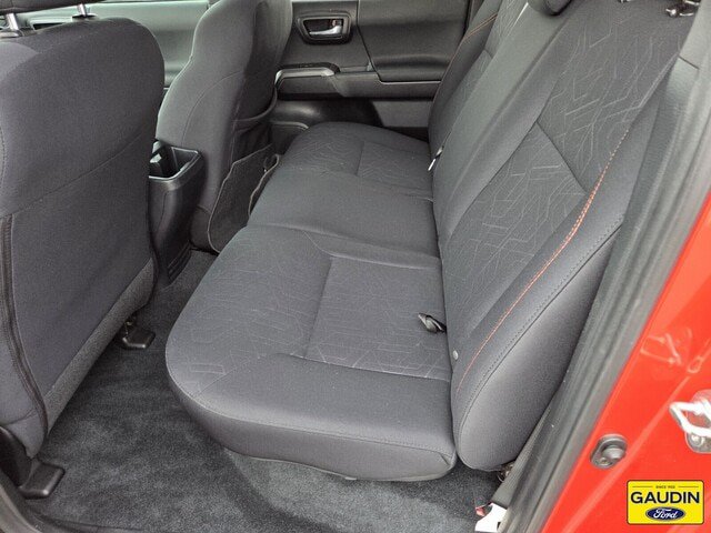 Used 2018 Toyota Tacoma TRD Off-Road w/ Technology Package RWD image 12