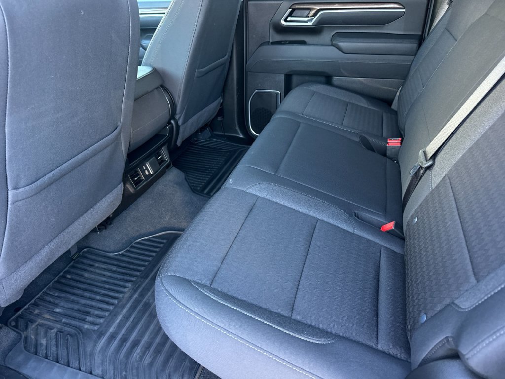 Used 2025 Chevrolet Silverado 2500 LT w/ Convenience Package AWD/4WD image 11