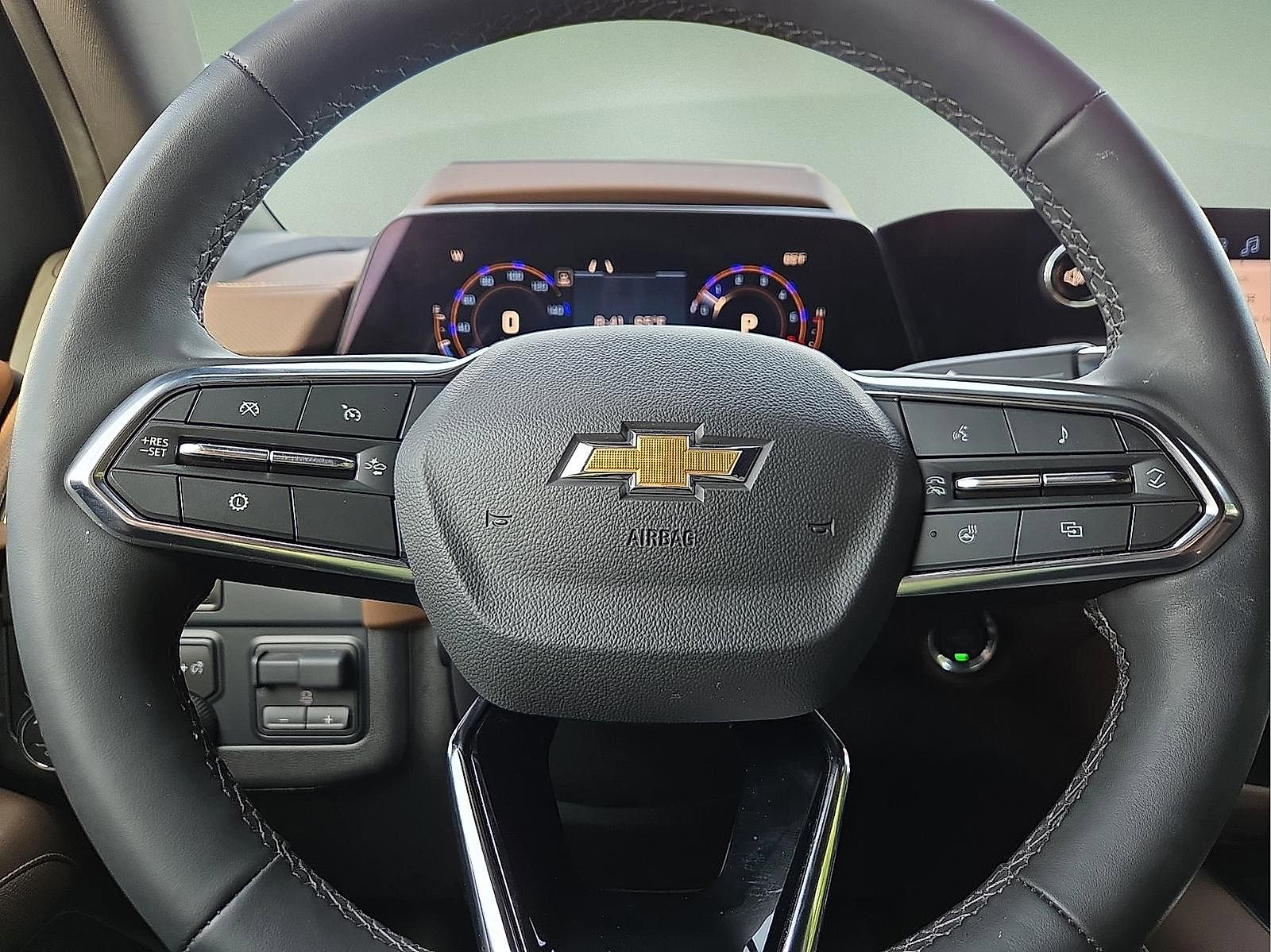 Used 2025 Chevrolet Tahoe High Country AWD/4WD image 24