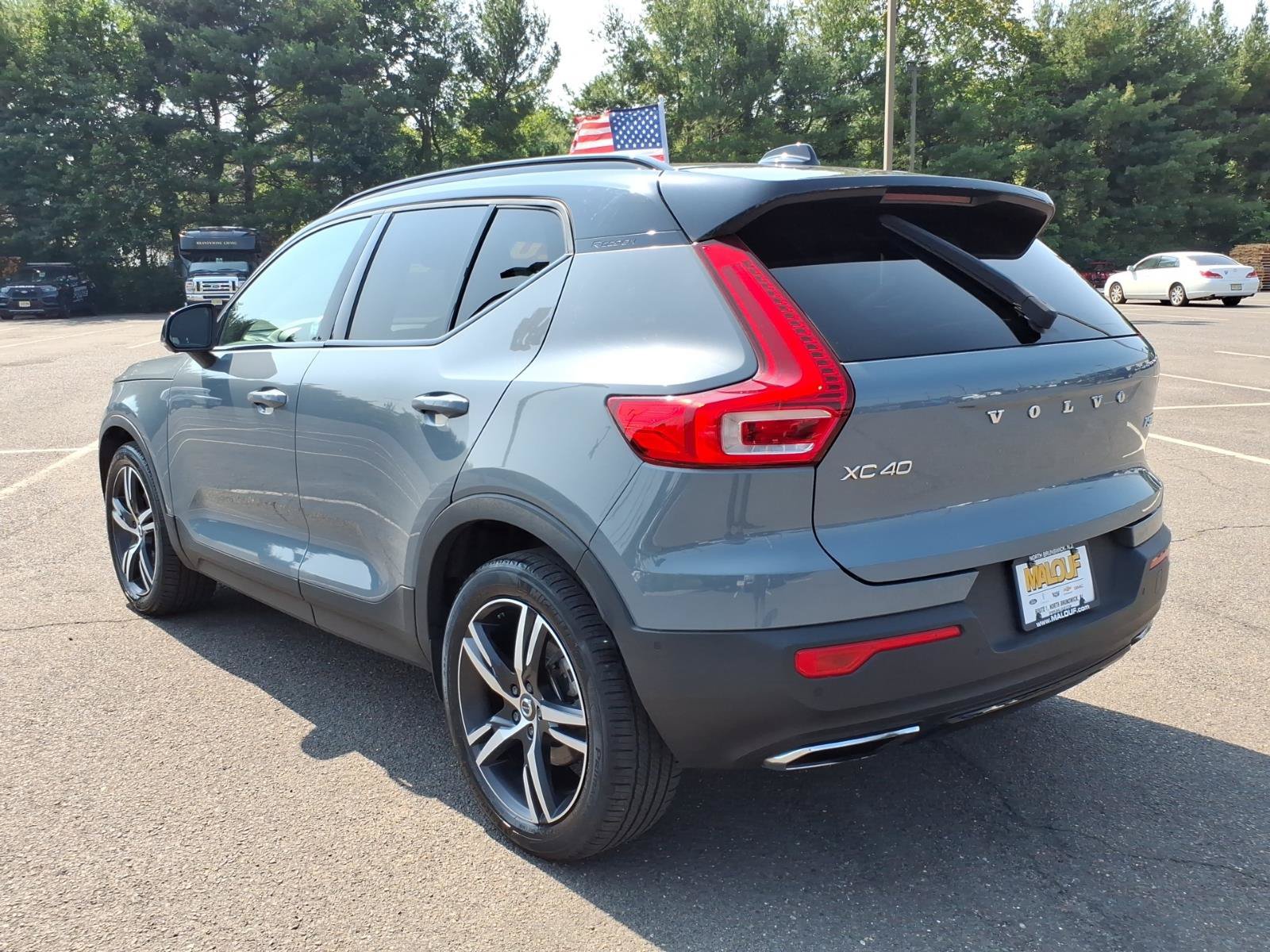Used 2020 Volvo XC40 T5 R-Design w/ Protection Package AWD/4WD image 4