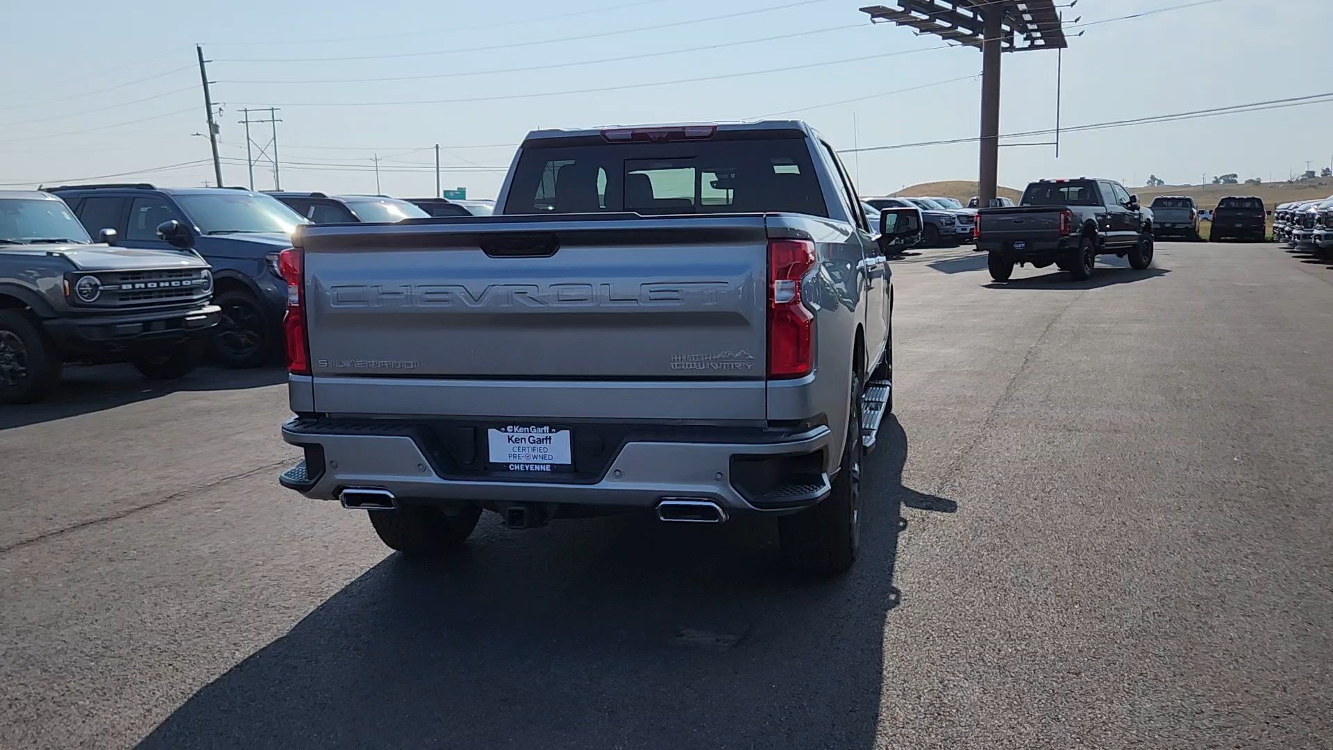 Used 2025 Chevrolet Silverado 1500 High Country w/ Technology Package AWD/4WD image 3