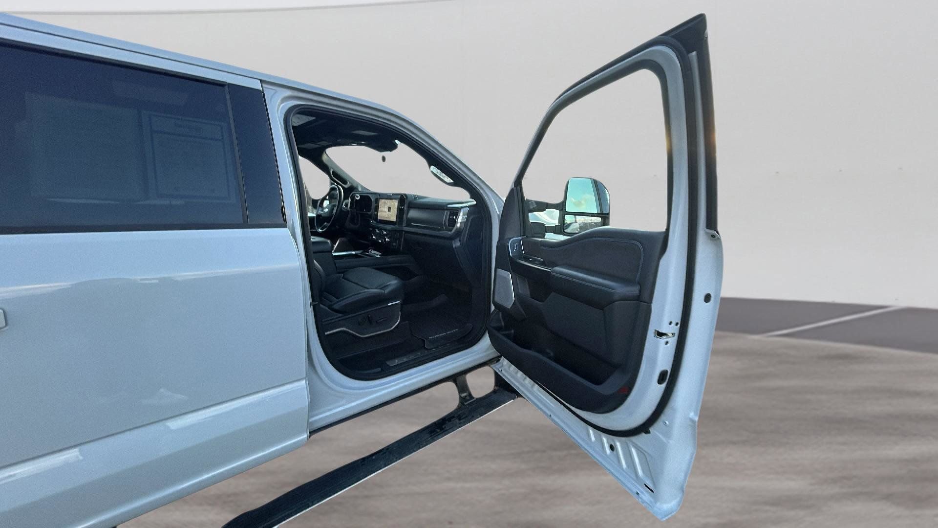 Certified 2025 Ford F250 Platinum image 26