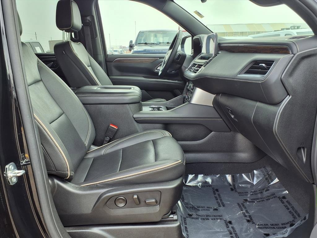 Used 2024 Chevrolet Suburban Premier image 15